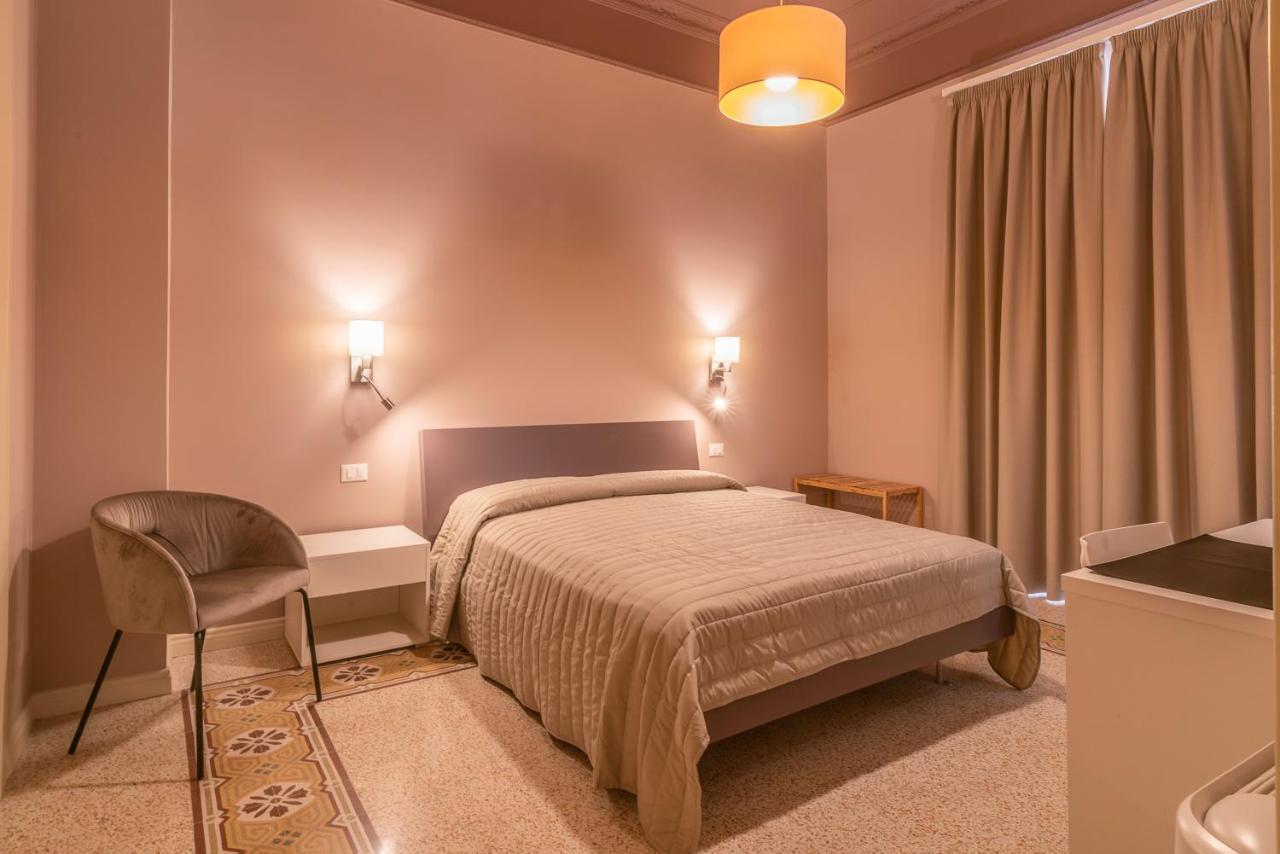 B&B Handy Palermo Eksteriør billede